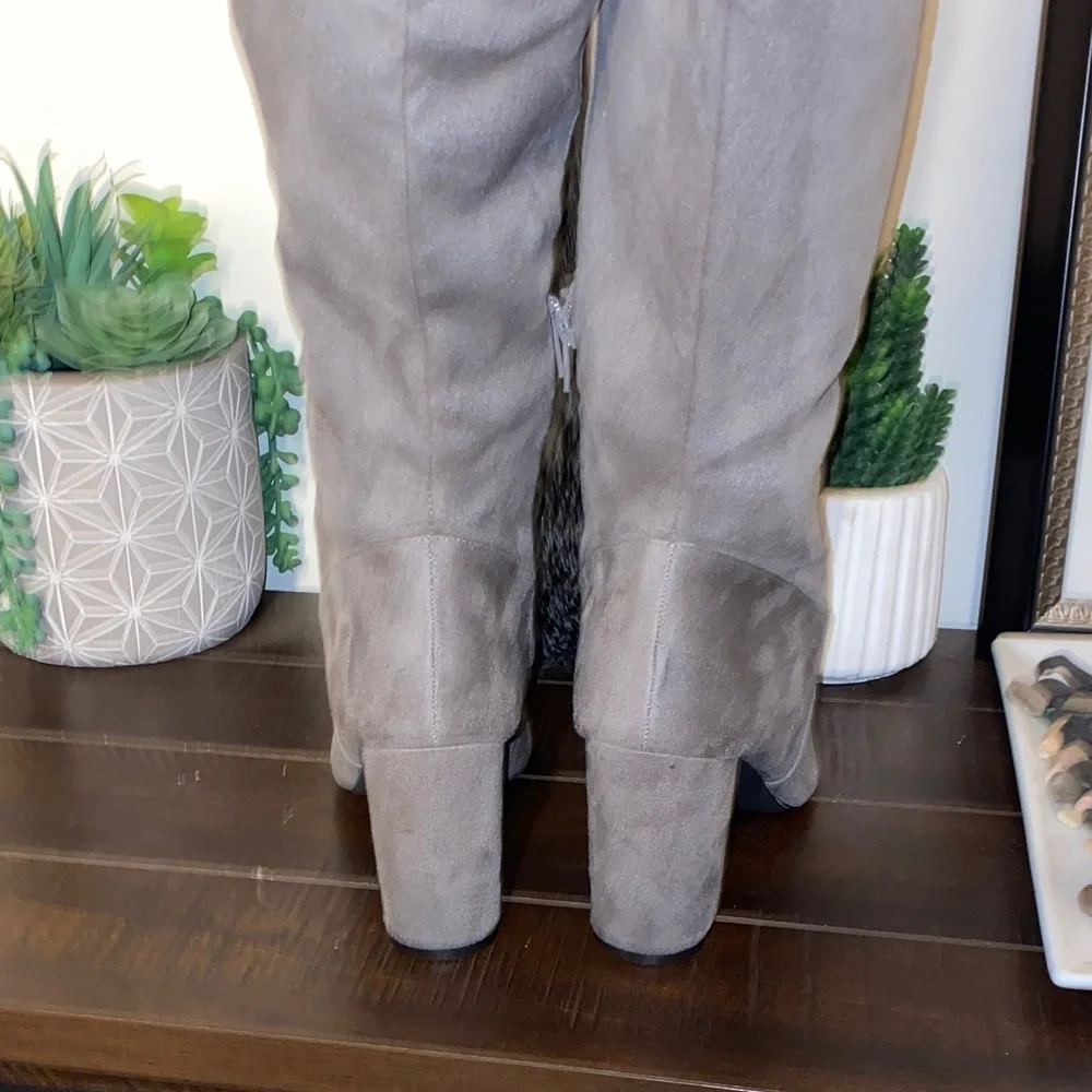 Charlotte Russe Gray Faux Suede Knee-High Boots Size 9